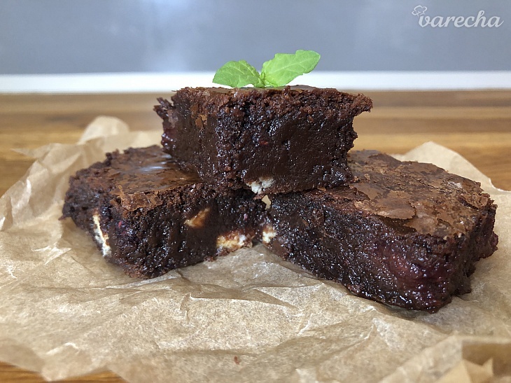 Čokoládové brownies s malinami (videorecept) recept