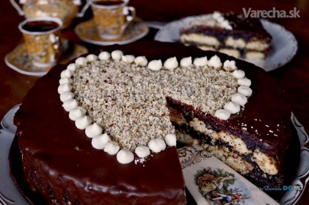 Valentínska nepečená maková torta s orechami a ľanovými ...