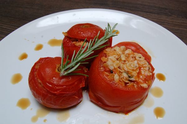 FOTORECEPT: Dusené plnené paradajky so zázvorom a timiánom ...