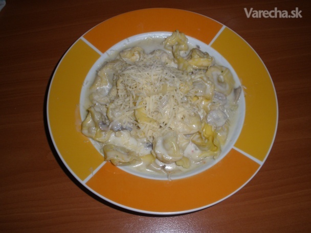 Mäsové Tortellini s hubovou omáčkou (fotorecept) recept