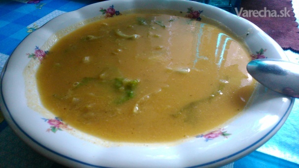 Krémová zeleninová polievka s ľadovým šalátom (fotorecept ...