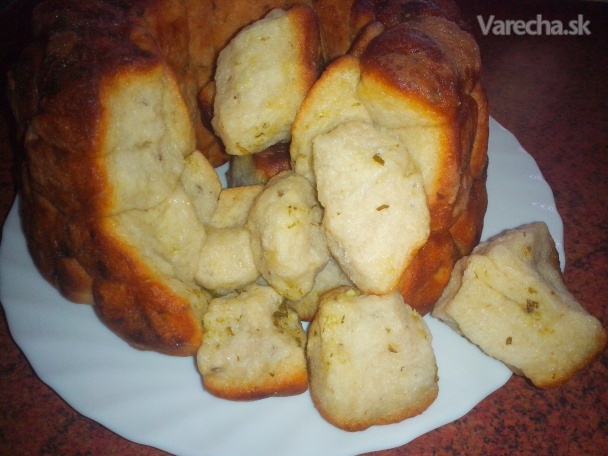 Chlebový trhanec s vôňou byliniek (fotorecept) recept