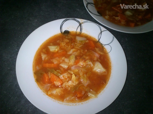 Kapustová polievka s paradajkovým pretlakom a klobáskou recept ...
