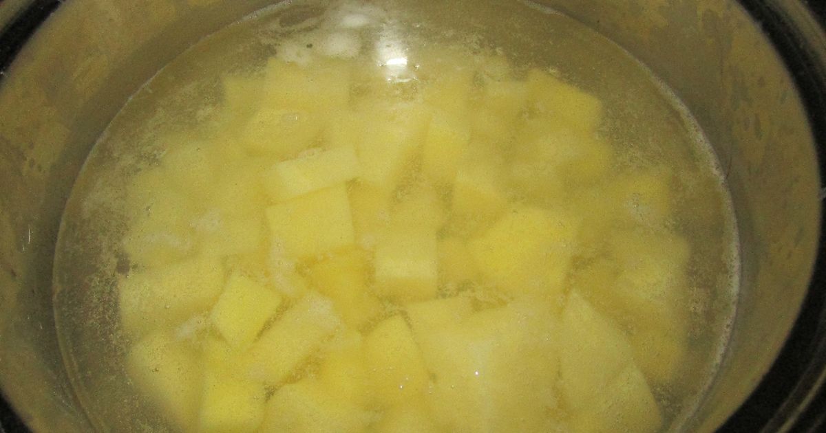 FOTORECEPT: Kyslá zemiaková polievka, fotogaléria 3 / 6.