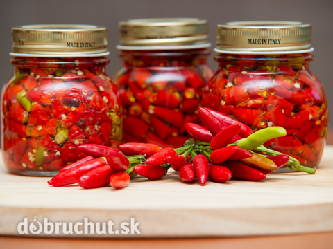 Nakladané chilli papriky