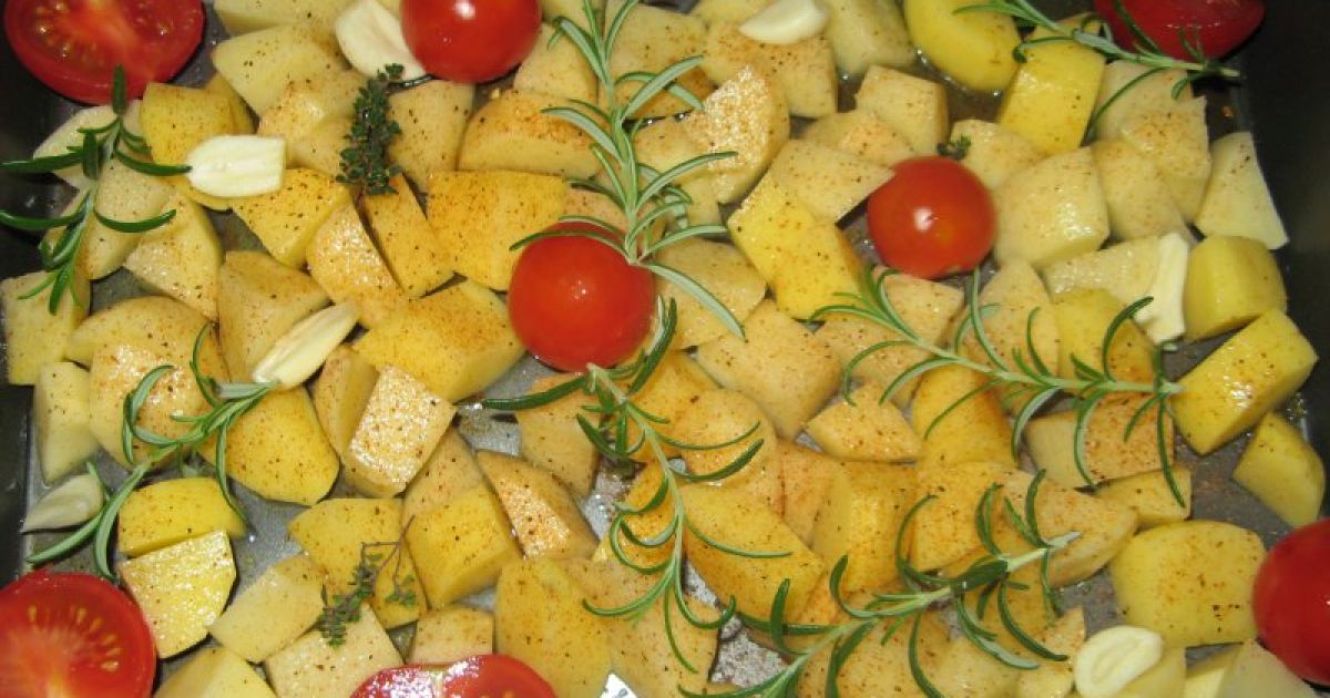 Pečené zemiaky s bylinkami a paradajkami, fotogaléria ...