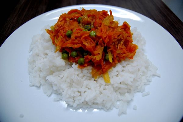 FOTORECEPT: Netradičná mrkvovo-zázvorová ryža s hráškom ...