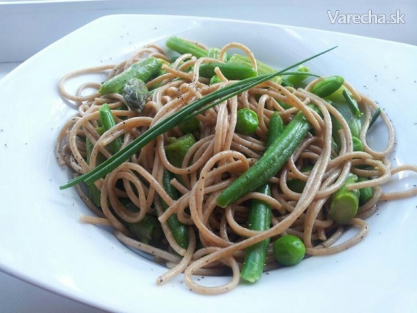 Špagety s horčicovo-citrónovou omáčkou a jarnou zeleninou recept