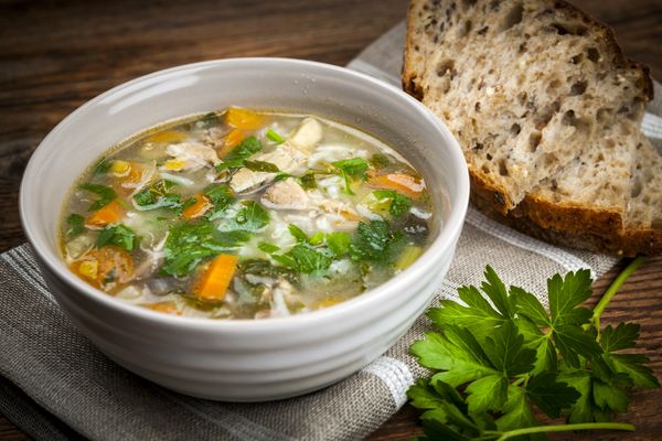 Zeleninová polievka s drobkami a ryžou