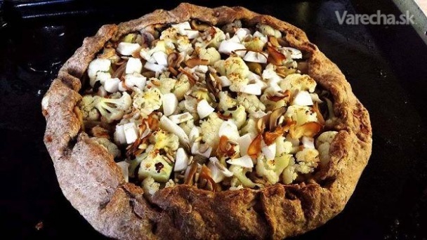 Celozrnný pizza-koláč s karfiolom a patizónom recept