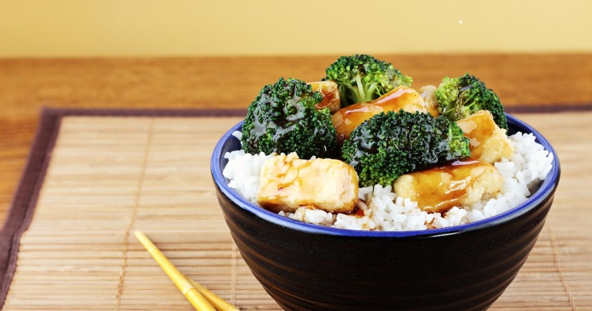 Tofu s brokolicou a ryžou, fotogaléria 1 / 1.