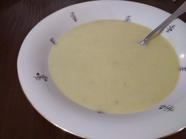 FOTORECEPT: Pórová polievka zahustená zemiakom