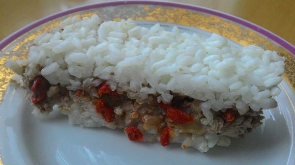 Ryžový dezert s orechovým tofu krémom a goji