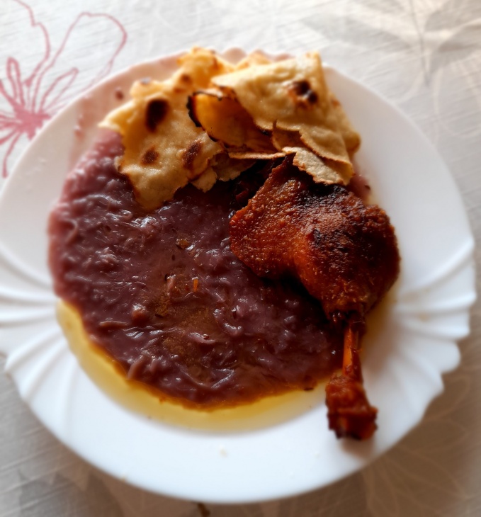 Pečená kačka s lokšami a červenou kapustou recept