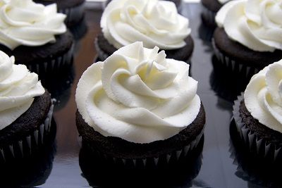 Čokoládové cupcakes s krémom z bielej čokolády