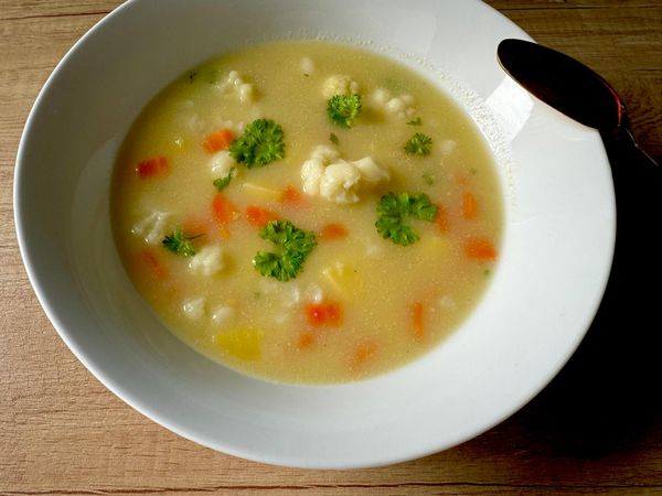 Karfiolová polievka jednoduchá, výborná