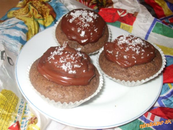 Kakaové muffiny s pudingom