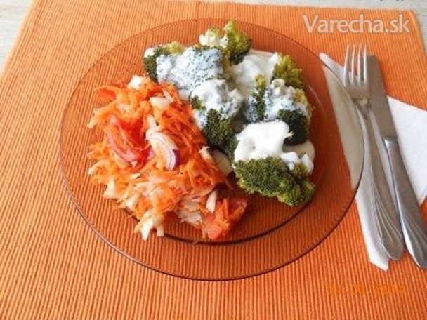Brokolica s bryndzou a zeleninovým šalátom recept