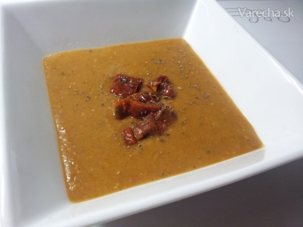 Výrazná polievka z červenej šošovice a sušených paradajok recept ...