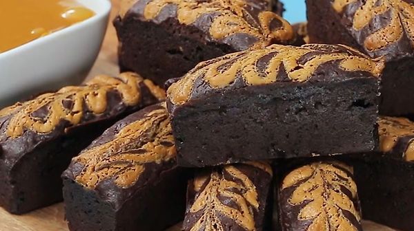 VIDEORECEPT: Dvojfarebné brownies tyčinky