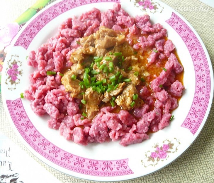Cviklové halušky s jahňacím mäsom recept