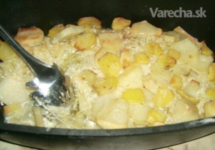 Zapekané zemiaky s kyslou kapustou a tvarohom recept