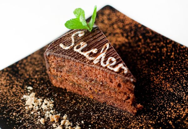 Sacherova torta s marhuľovým lekvárom
