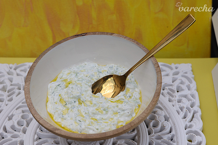 Tzatziki uhorkový šalát s jogurtom (videorecept) recept