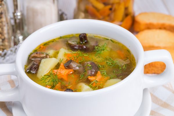Zeleninová polievka s hubami