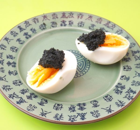 Vajcia s kaviárom Oeufs au caviar