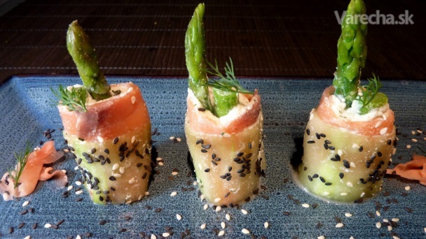 Sushi z údeného lososa v uhorke fúzia recept