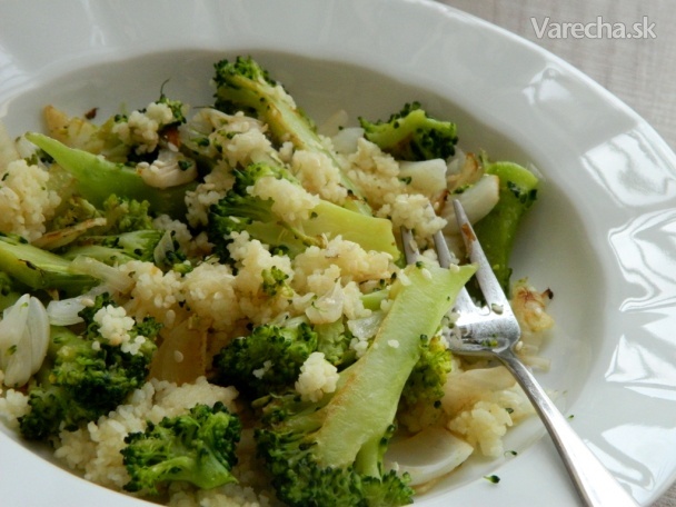 Brokolica na cesnaku s kuskusom recept