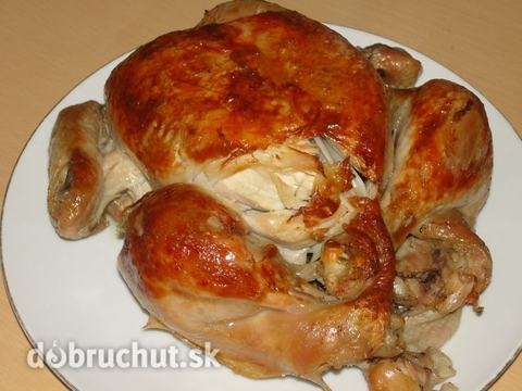 Fotorecept: Pečené kura s cibuľou a klinčekmi