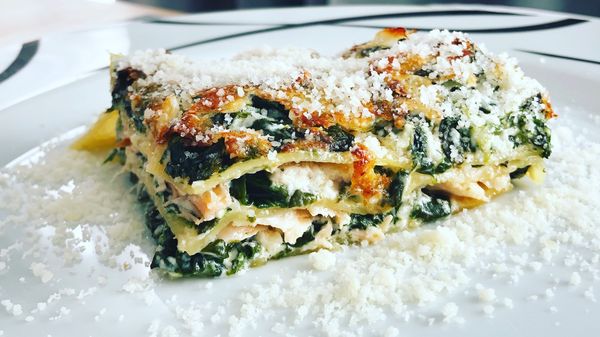 VIDEORECEPT: Lososové lasagne so špenátom (bezlepkové ...