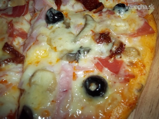 Pizza v zapekáči na pizzu (fotorecept) recept