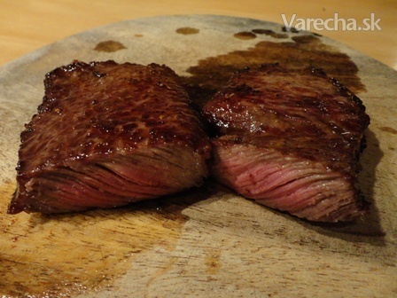 Šťavnatý hovädzí steak z mramorovej roštenky