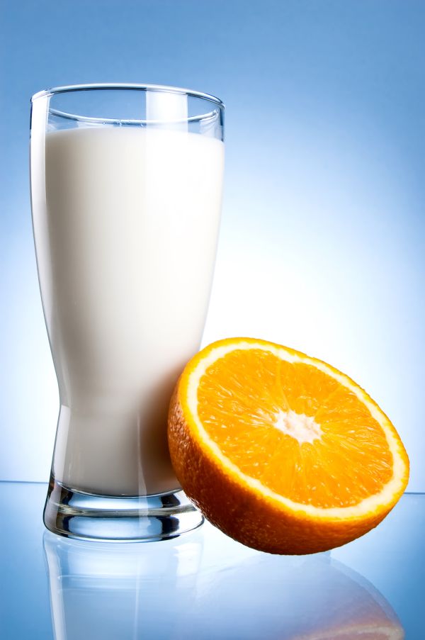 Chladené mlieko s pomarančovou príchuťou