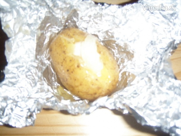 Labužnícke zemiaky v alobale recept