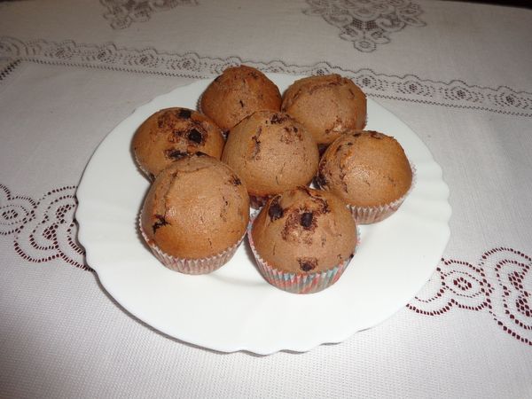 FOTORECEPT: Kakaové muffiny s kúskami čokolády