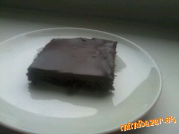 Šťavnatý koláč s čokoládou