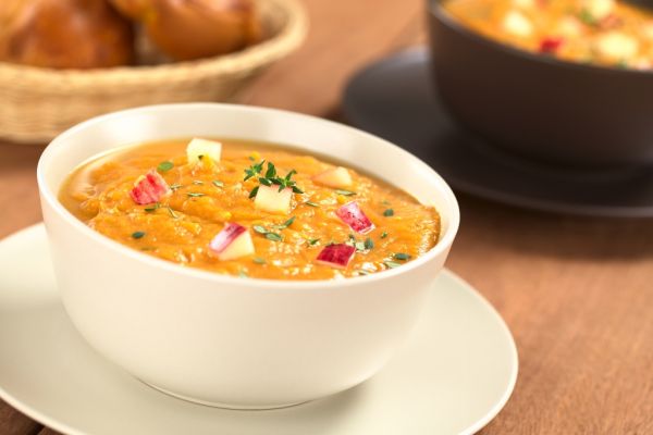 Pikantná polievka zo sladkých zemiakov