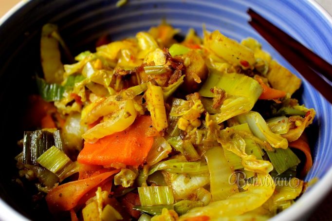 Hřejivý salát z čínského zelí • recept • bonvivani.sk