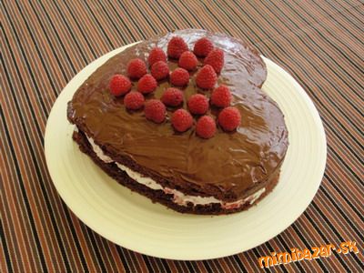 Malinovo čokoládová valentínska torta
