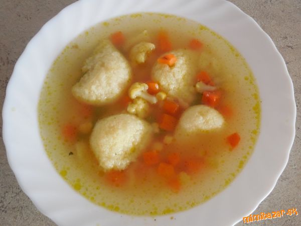 Zeleninová obláčiková polievka