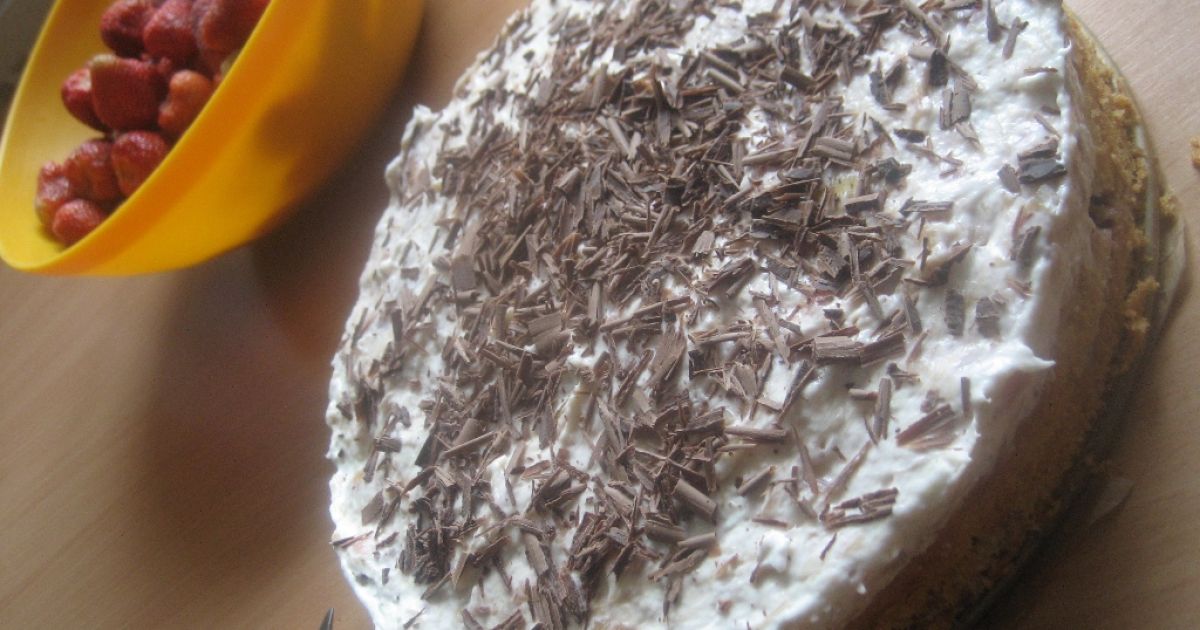 Jahodová torta s čokoládou a rebarborovým krémom ...