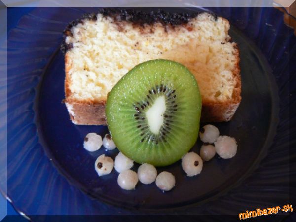 Jogurtový koláč s ovocím & makom