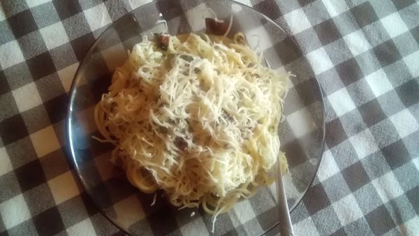 FOTORECEPT: Špagety so sušenými paradajkami a olivami ...