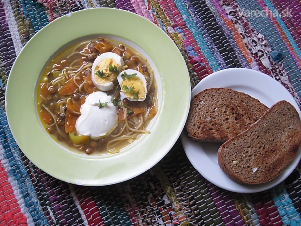 Šošovicová polievka s vajcom recept