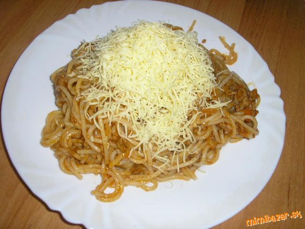 Boloňská zmes na špagety alebo lasagne
