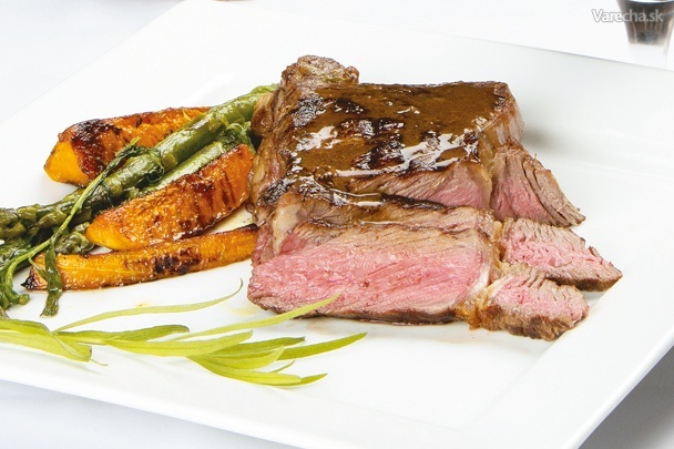 Rib-eye steak s tekvicou hokaido a so špargľou recept